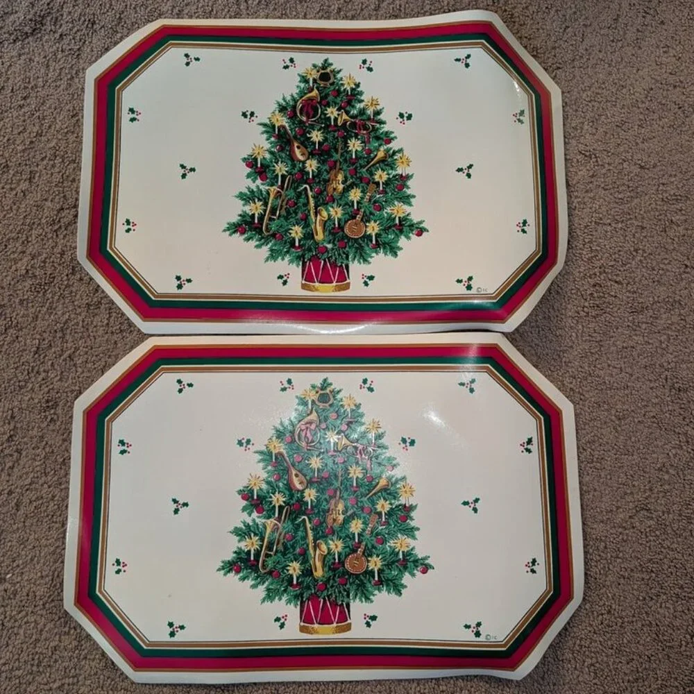 Vintage Set of 4 Town & Country Linen Vinyl Padded Christmas Tree Retro Placemat